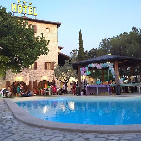 Hotel Benedetti Campello sul Clitunno Exterior foto